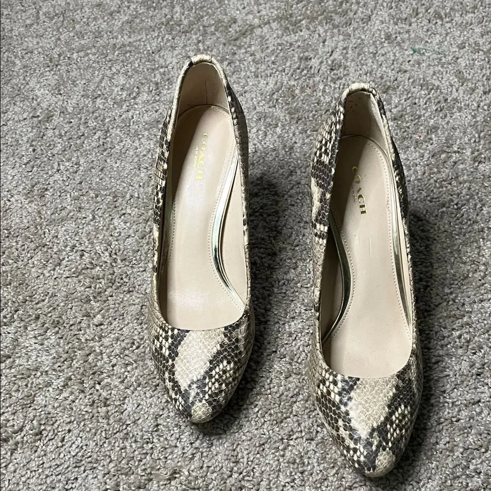 Coach Beige and Black Snakeskin Heels Size 8-1/2 EUC